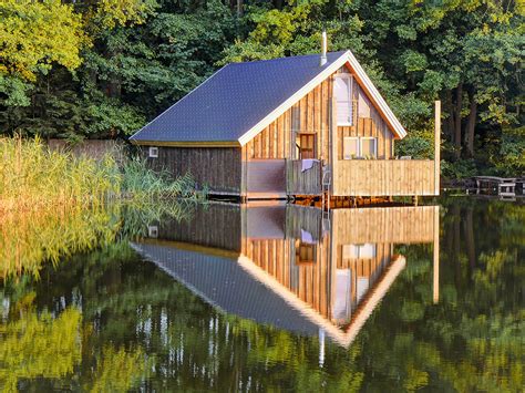 Ferienhaus auf dem Wasser in Mecklenburg .